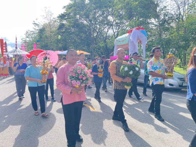 LINE_ALBUM_ร่วมเดินขบวนบวงสรวงศาลหลักเมืองแม่เม_250530_8