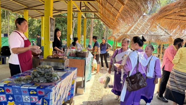 LINE_ALBUM_เปิดกาดโก๊งโก้ง_250117_11
