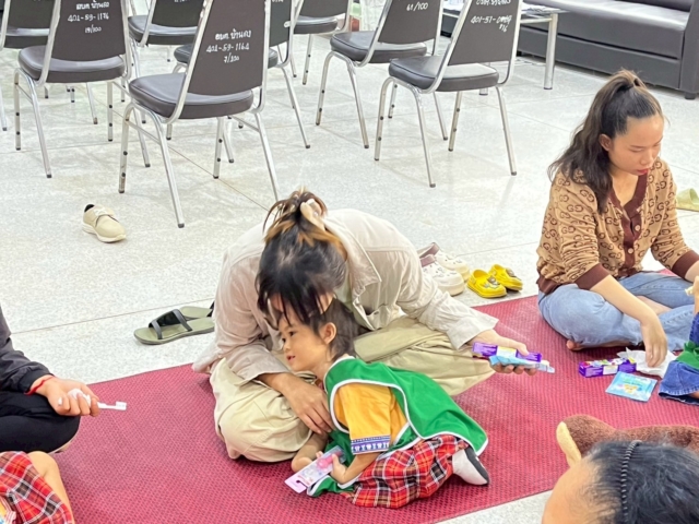 LINE_ALBUM_180768 กิจกรรมแปรงฟันศพด._250718_69