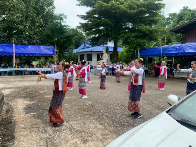 LINE_ALBUM_ก๋วยสลากวัดบ้านดง+วัดท่าสี_250908_29