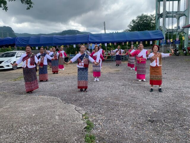 LINE_ALBUM_ก๋วยสลากวัดบ้านดง+วัดท่าสี_250908_4