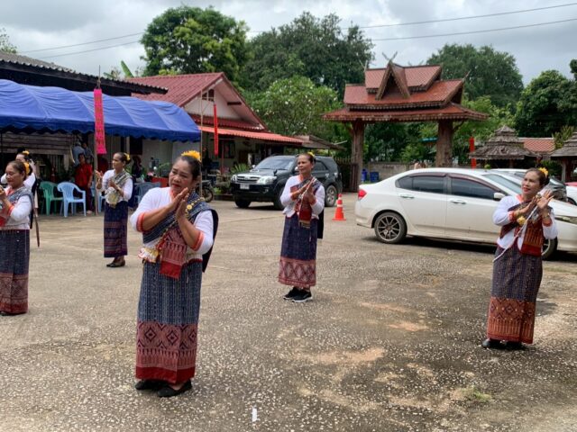 LINE_ALBUM_ก๋วยสลากวัดบ้านดง+วัดท่าสี_250908_49
