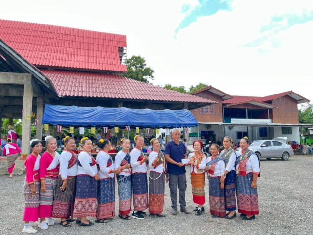 LINE_ALBUM_ก๋วยสลากวัดบ้านดง+วัดท่าสี_250908_55
