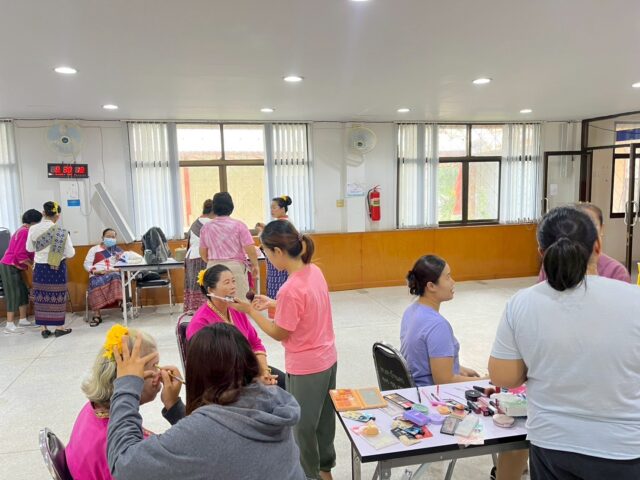 LINE_ALBUM_ก๋วยสลากวัดบ้านดง+วัดท่าสี_250908_93