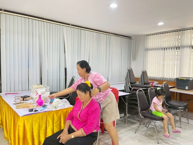 LINE_ALBUM_ก๋วยสลากวัดบ้านดง+วัดท่าสี_250908_97