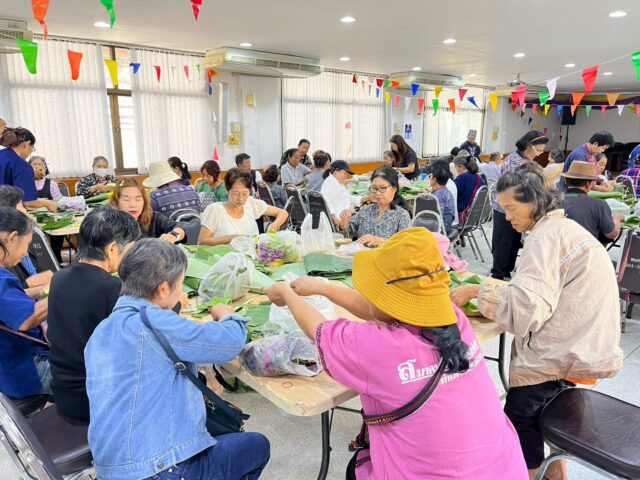 LINE_ALBUM_2568-10-29 กิจกรรมทำกระทง_251030_111