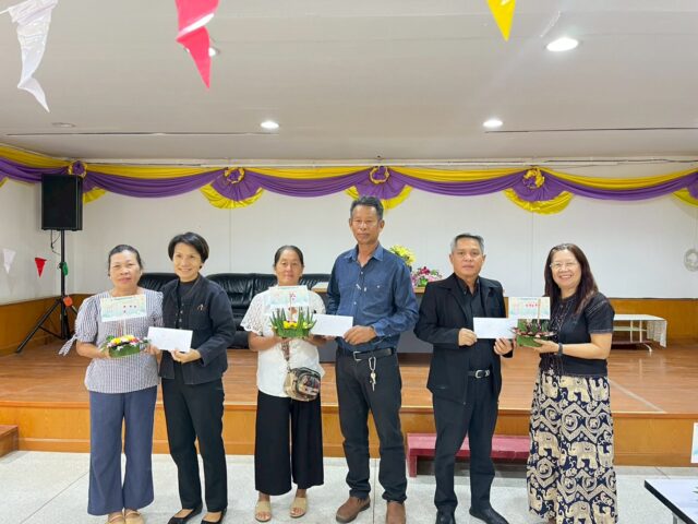 LINE_ALBUM_2568-10-29 กิจกรรมทำกระทง_251030_17