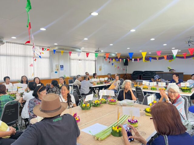 LINE_ALBUM_2568-10-29 กิจกรรมทำกระทง_251030_34