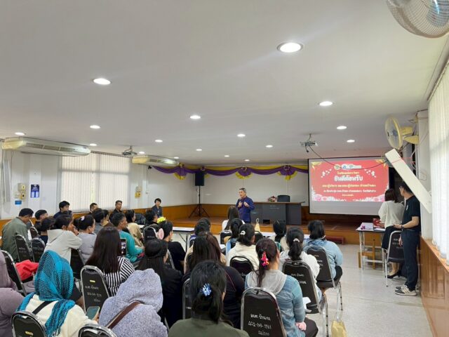 LINE_ALBUM_18112568 นายกเปิดประชุมผู้ปกครองแม่เมาะวิท_251118_1