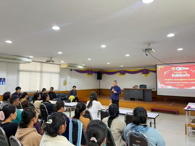 LINE_ALBUM_18112568 นายกเปิดประชุมผู้ปกครองแม่เมาะวิท_251118_2