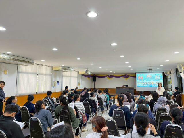 LINE_ALBUM_18112568 นายกเปิดประชุมผู้ปกครองแม่เมาะวิท_251118_26