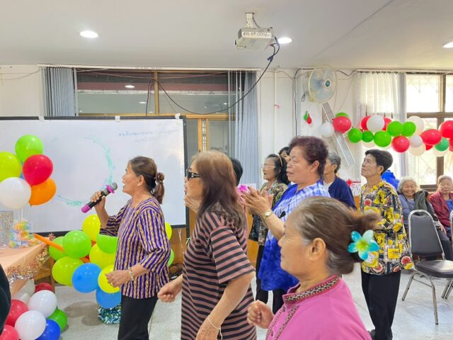 LINE_ALBUM_2569-01-14 กิจกรรมแลกของขวัญ_260115_15