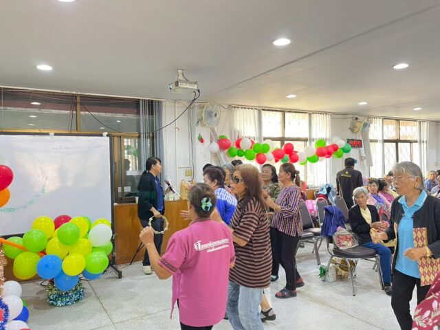 LINE_ALBUM_2569-01-14 กิจกรรมแลกของขวัญ_260115_5