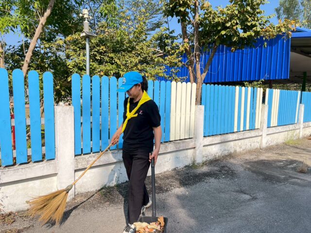 LINE_ALBUM_2569-01-16 จิตอาสาวันครู_260116_19