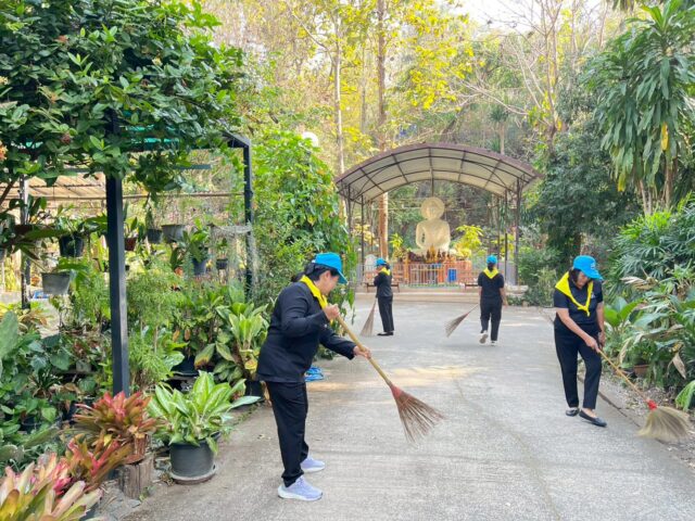 LINE_ALBUM_2569-01-16 จิตอาสาวันครู_260116_62