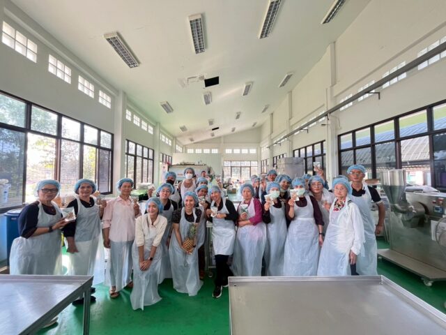 LINE_ALBUM_2569-02-11 กิจกรรมแปรรูปสับปะรด ม.ราชภัฏลำปาง_260213_114