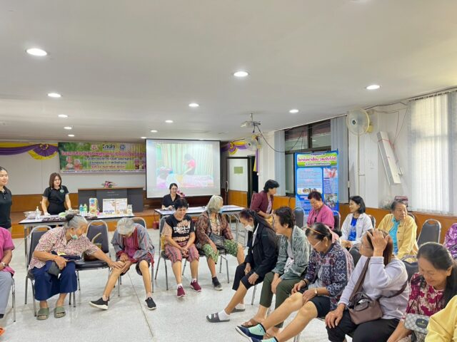 LINE_ALBUM_2569-02-12 กิจกรรมส่งเสริมสุขภาพพอกเข่า_260213_42