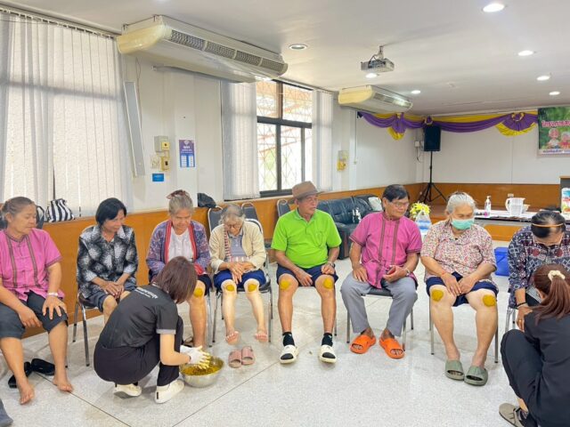 LINE_ALBUM_2569-02-12 กิจกรรมส่งเสริมสุขภาพพอกเข่า_260213_65