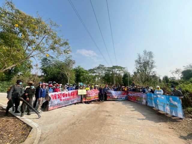 LINE_ALBUM_2569-03-12 ทำแนวกันไฟม.2_260312_4