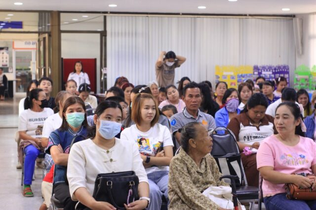 LINE_ALBUM_งานประชุมผู้ปกครอง ปฐมนิเทศ 27369_260327_167