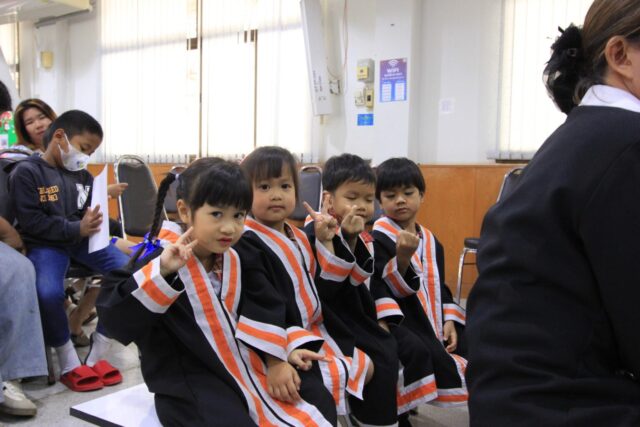 LINE_ALBUM_งานประชุมผู้ปกครอง ปฐมนิเทศ 27369_260327_88