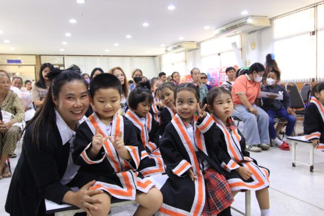LINE_ALBUM_งานประชุมผู้ปกครอง ปฐมนิเทศ 27369_260327_94